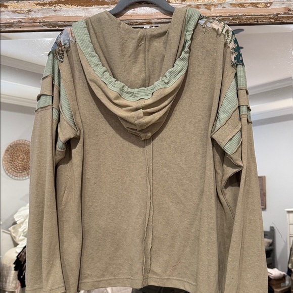 POL lightweight hoodie - Picture 4 of 4